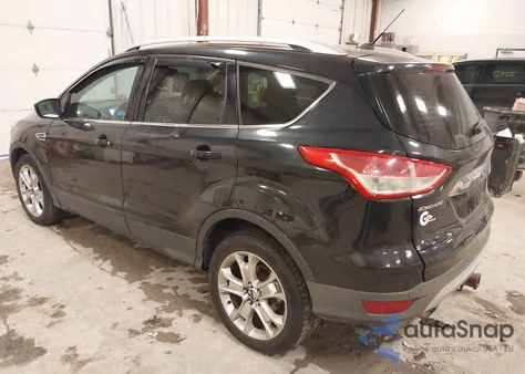 2014 Ford Escape Titanium z USA, uszkodzony, nr VIN 1FMCU9J98EUD57232